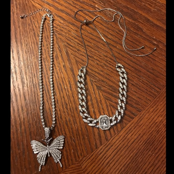 Beautiful White Sapphire 2 Piece 🦋 Necklace Set! - Picture 7 of 7